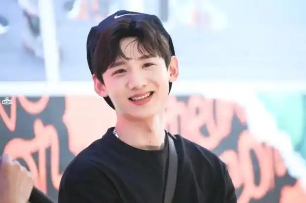 白敬亭被传在北仑被抓工作室紧急辟谣与宋轶的感情动向遭质疑