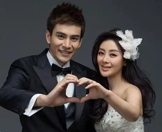 扒扒"杜冰雁"李佳璘一夜成名后突然消失内幕