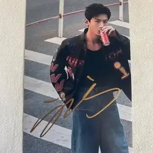 白敬亭亲笔签名宣传照片