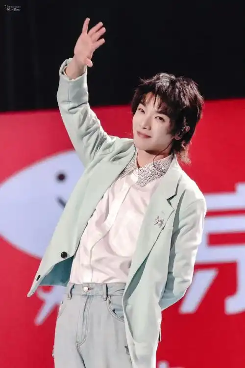 华晨宇超话#华晨宇#hcy花花#华晨宇2024向阳而生##2024华晨宇火星演唱