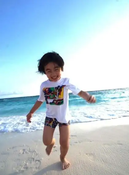 图林志颖儿子kimi照片可爱十足小小志愈发有老爸气质