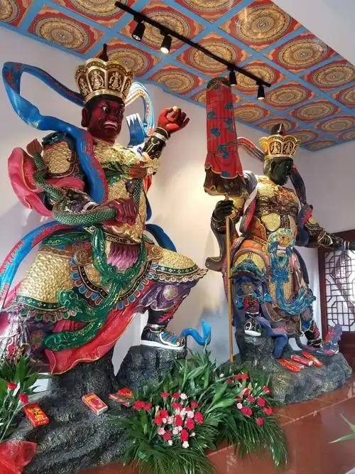 广东寺庙铸铜四大天王坐像雕塑厂
