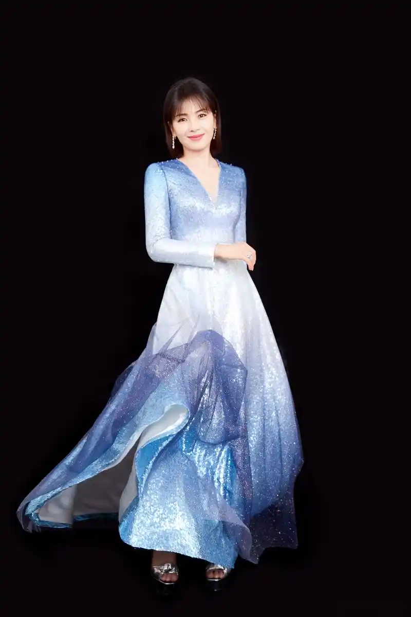 刘涛 【"刘涛春节不放假"之北京卫视春晚】多套造型精美亮相,首次跨界