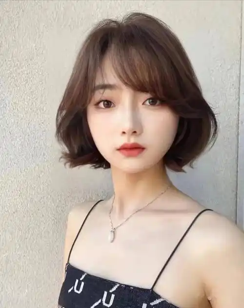 2023秋冬短发c卷烫,35岁都好看._发型_中国_人类