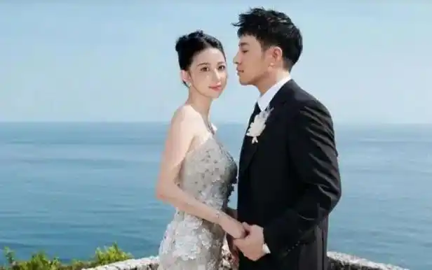 43岁潘玮柏补办婚礼晒甜蜜婚纱照 王力宏献唱_娱乐频道_中华网