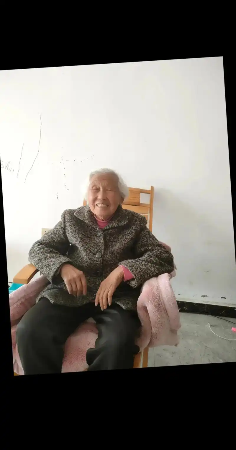 夜已静,又是春节将至,我慈祥的老母亲天堂可有过年,您最爱操办 - 抖音