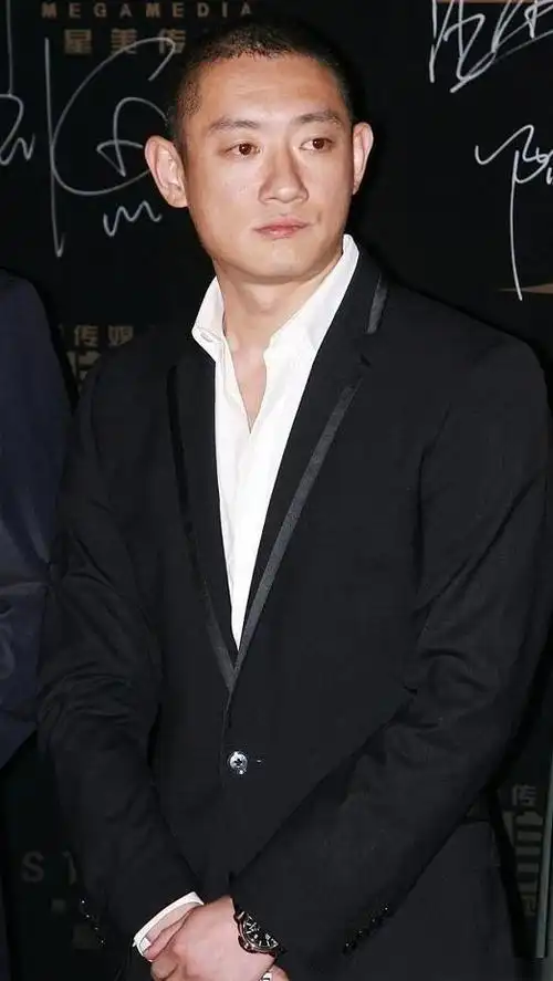 汪雨:京圈中的神秘富少,为了赵薇一发冲冠,碾压富二代王思聪