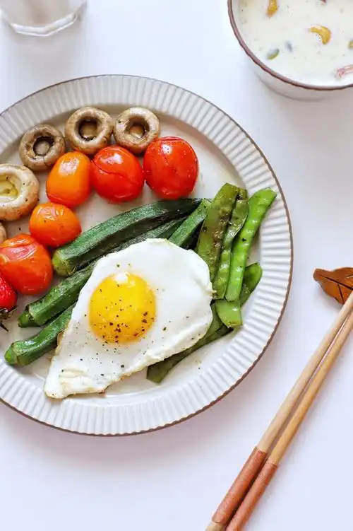 喵の早餐 | 减脂热沙拉 豆浆麦片 豆浆奶茶