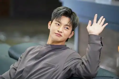 徐仁国除了鼻子眼睛do了什么