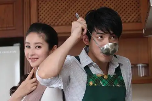 《幸福三颗星》沪上热拍 颖儿吴建飞默契足