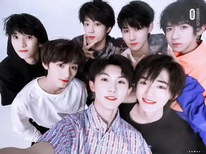 时代少年团七个小土豆的绝美合照壁纸一