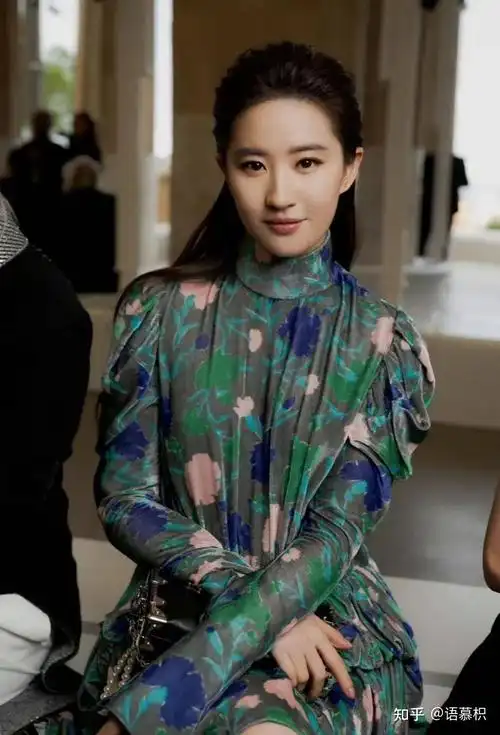 彭冠英暗恋刘亦菲?郭敬明前男友孕期出轨?王阳公开diss王一博?