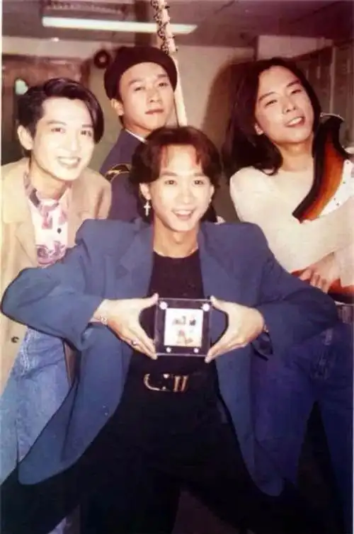 今天仍是《冷雨夜》_beyond