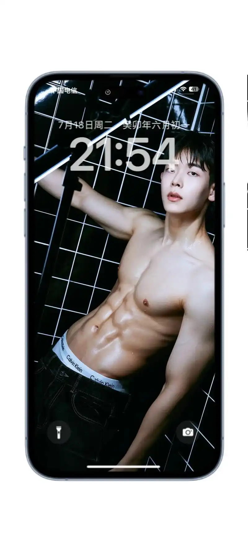 【腹肌帅哥壁纸57】八块腹肌小哥哥写真大片#撩起衣服就是腹肌 - 抖音