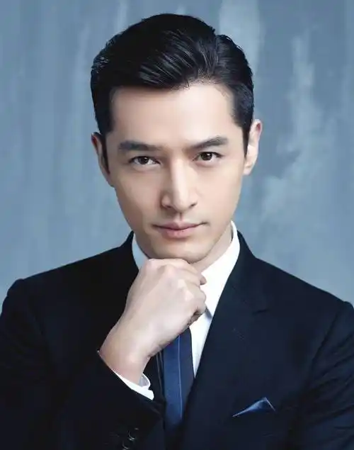 胡歌:出道就凭李逍遥大火,却因车祸险毁容,再归来已是最好的梅长苏