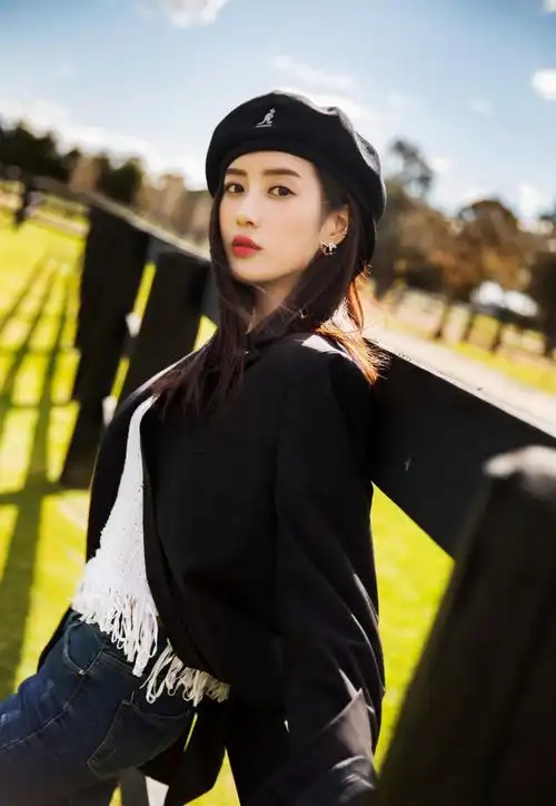 > 王梓薇甜酷飒爽写真图片(5/8)