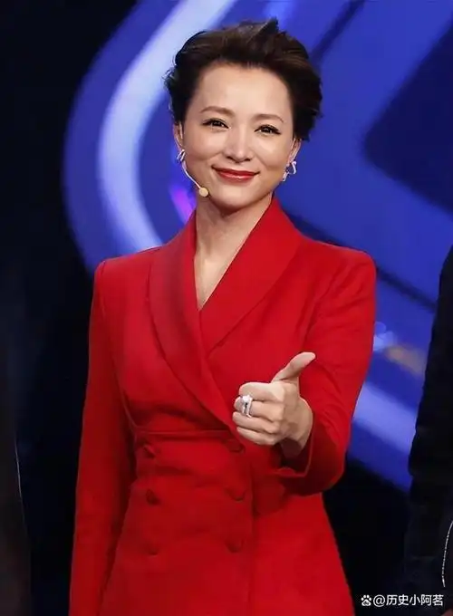 事实证明消失的董卿已经走上了另一条人生大道