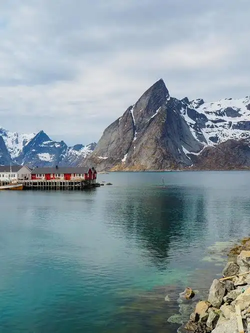 挪威的峡湾之旅,以其令人叹为观止的美景和无与伦比的自然奇观而闻名