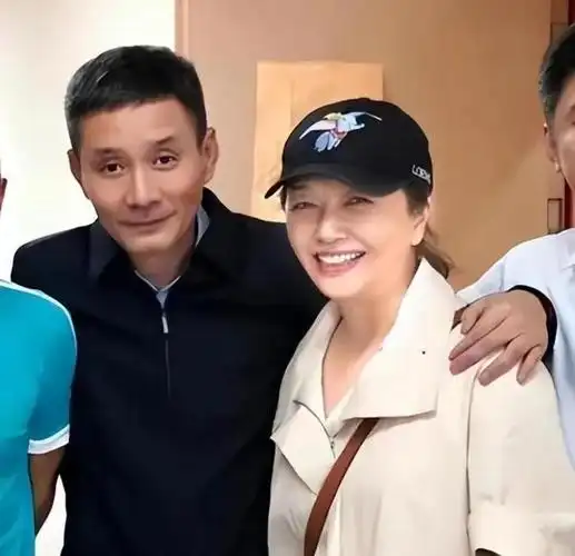 当年田小洁还是"无名氏",江珊却是家喻户晓的国民女神.