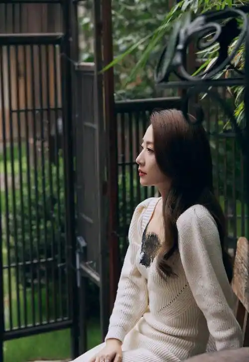16位女明星的"侧颜杀",总有一个美到你,谁最惊为天人?_女神_气质_王鸥