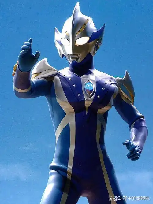 希卡利奥特曼特辑 各位能区分复仇之铠和勇者之铠嘛~ 我比较好奇这俩