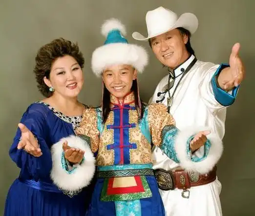 吉祥三宝春晚走红,14年后天人永隔:爸爸已去世2年,女儿认不出