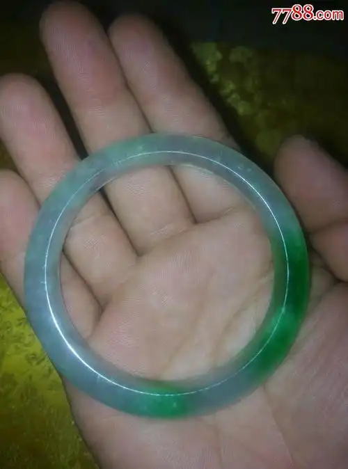 清代翡翠冰糯种老镯子