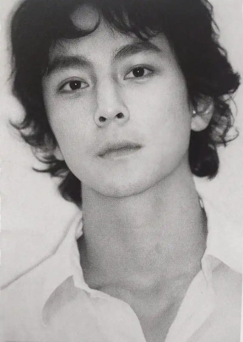 帅就一个字,哥只说一次.#吴彦祖 #帅哥 #氛围感 - 抖音