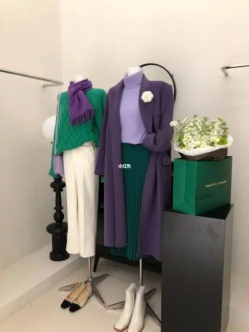 紫色搭配绿色能美死