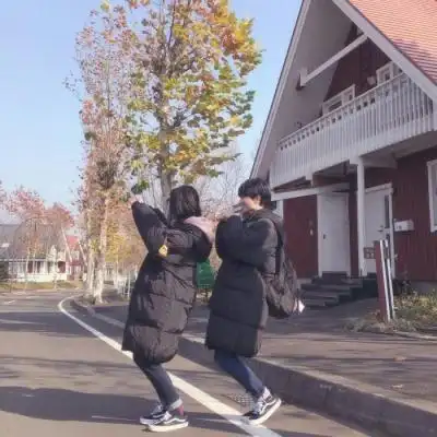 2019微信情侣头像两人两张双人唯美甜蜜 你很好看我要看一辈子