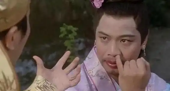 如花亲亲的图片