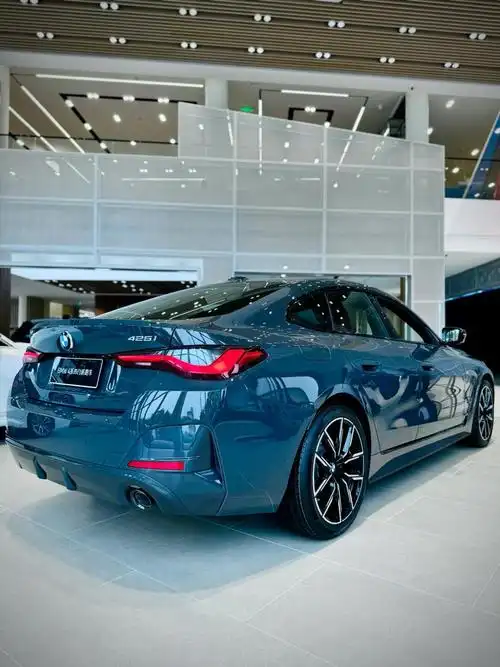 颜值77操控,这个价位的轿跑太适合女生开了