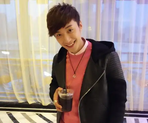 乔任梁的卧室满地是血图片