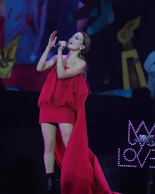 prettycrazy容祖儿演唱会