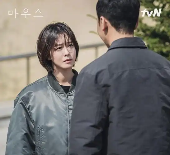 韩剧窥探剧情太烧脑李升基人设复杂但也有多个清晰的线索