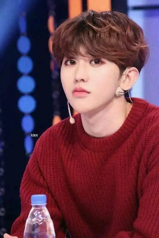 刚出道就膨胀了?蔡徐坤晒抽烟图令网友失望