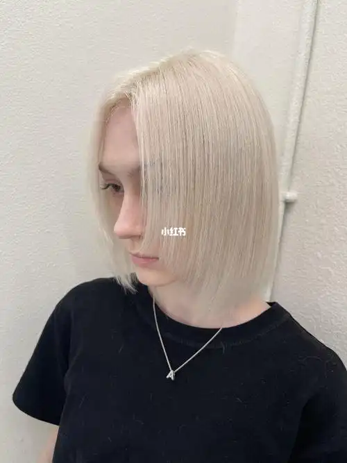 revive漂染酷感高层次中短发漂染白金色