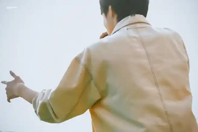 刘耀文金句制造者#lyw#刘耀文 目光磁石#我在黄昏上写一封书信 宰着