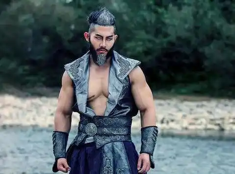 张皓然:他是中国版的海王,在电影片场却只能给鲜肉跑龙套