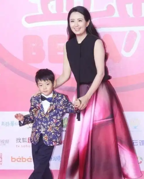 47岁杨童舒情史干净结婚至今无绯闻我丈夫不是于和伟