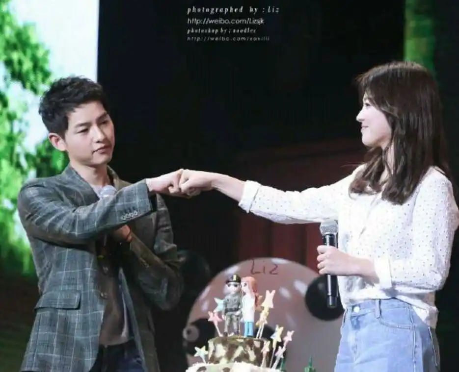 宋慧乔ins狂删与宋仲基合照,网友:结婚照还在呢