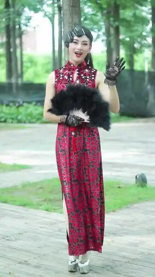 大家看看我的男扮女装够可以吗