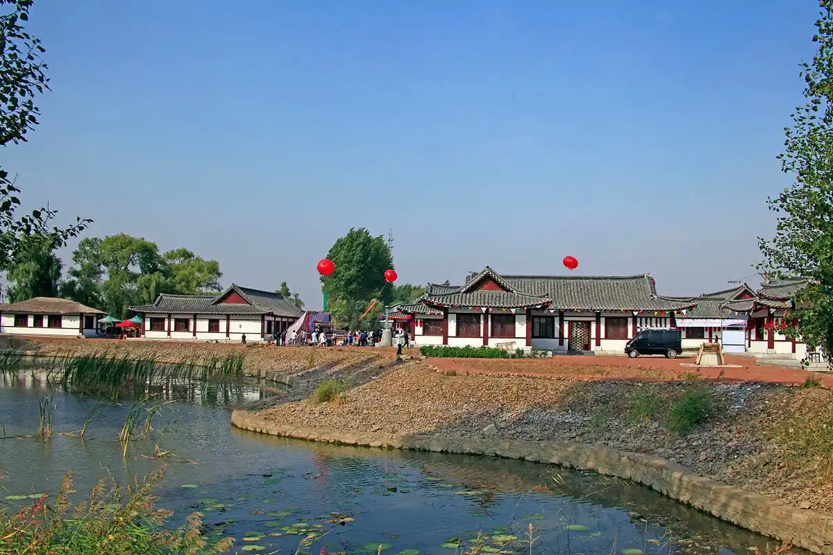 姜堰北大街文化街区,又称姜堰古罗塘景区,位于江苏省泰州市姜堰区北