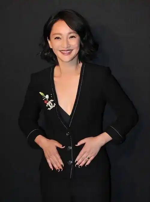 陈凯歌评价周迅:假如身高再多上10cm,那么整个世界就是她的_演艺圈