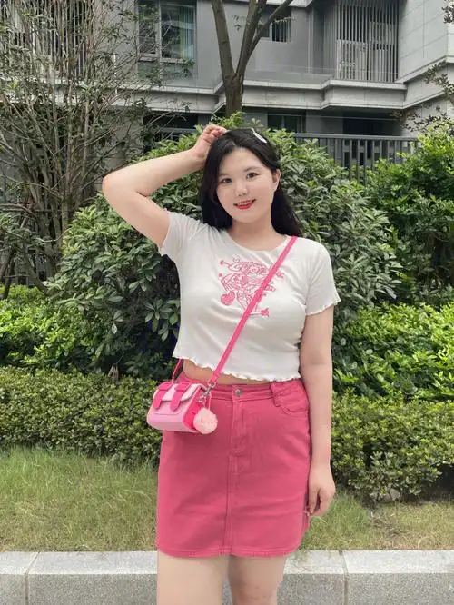 160斤穿搭胖女生也能穿的很甜美微胖大码