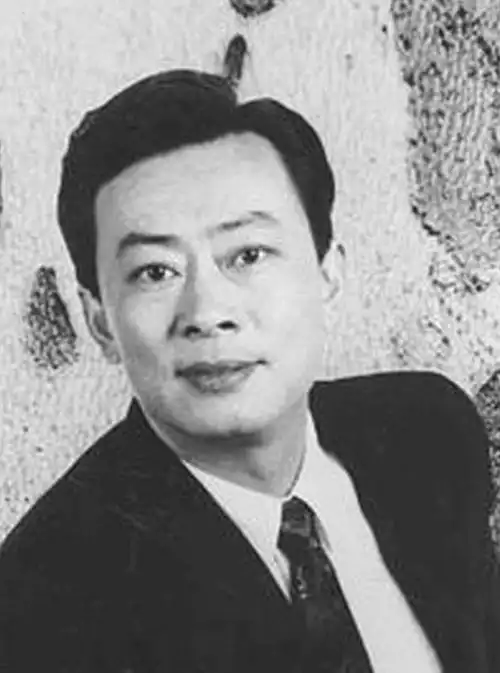 王诗槐:离婚后独自照顾重病儿子,二婚娶初恋儿女双全幸福满满