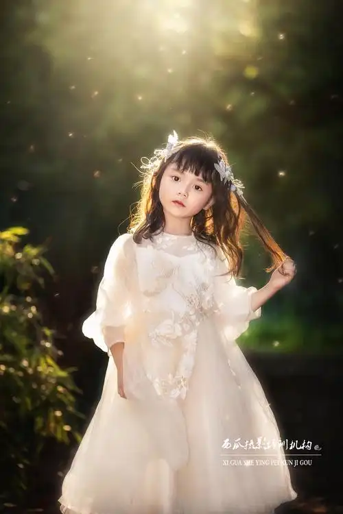 西瓜摄影培训机构的儿童摄影作品《森系精灵公主》