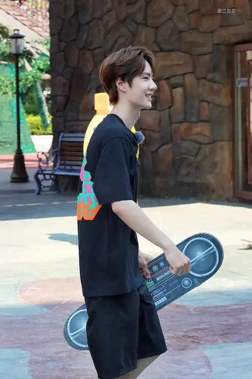 日常发帖|20210704|王一博正能量艺人 王一博天天向上