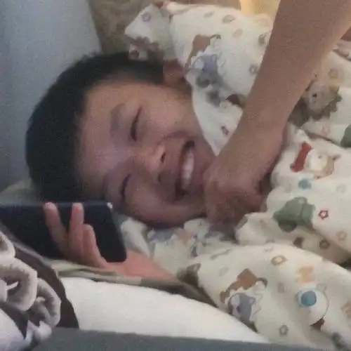 喝最烈的酒,逗最野的狗,熬最晚的夜,老年斑这就有!