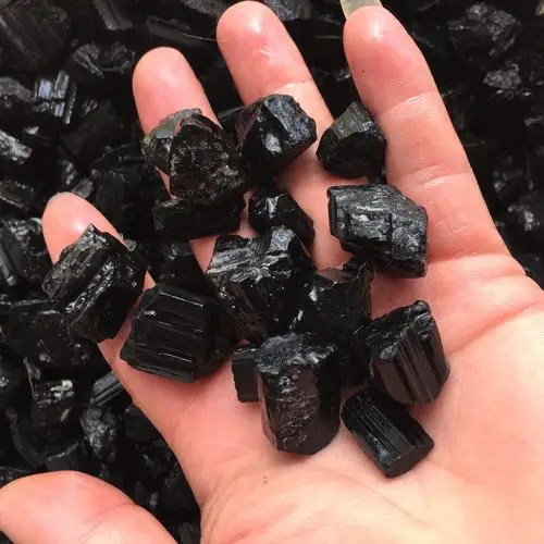 纯天然黑碧玺原石 厂家直销